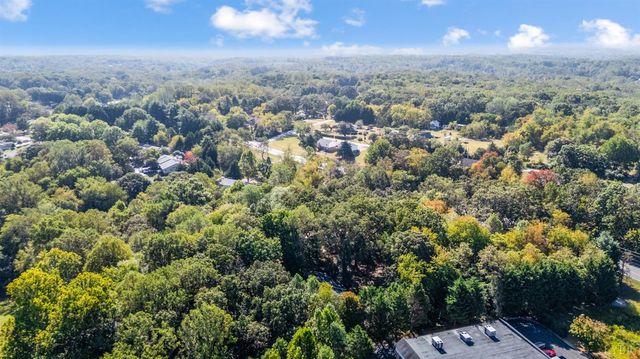 5910 Boonsboro Road, Lynchburg, VA 24503