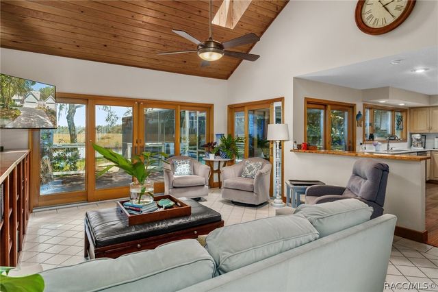 6085 S Royal Drive, Homosassa, FL 34448
