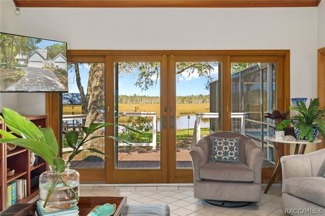 6085 S Royal Drive, Homosassa, FL 34448