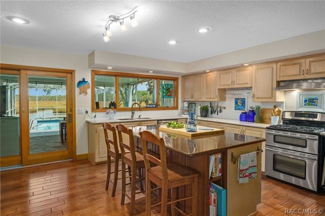 6085 S Royal Drive, Homosassa, FL 34448