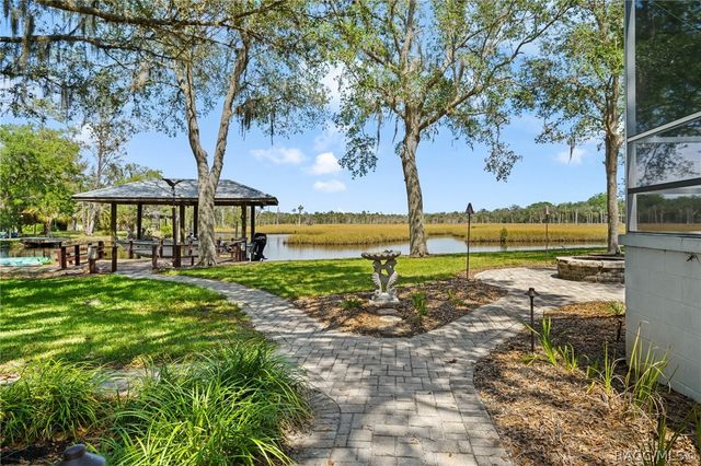 6085 S Royal Drive, Homosassa, FL 34448