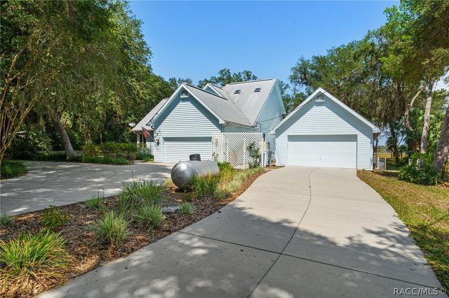 6085 S Royal Drive, Homosassa, FL 34448