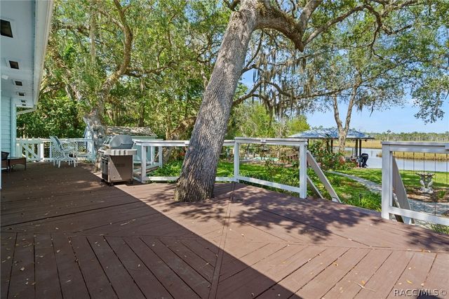 6085 S Royal Drive, Homosassa, FL 34448
