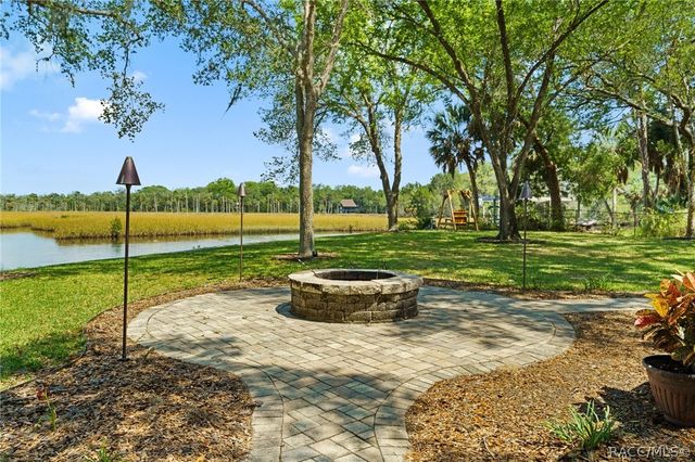6085 S Royal Drive, Homosassa, FL 34448