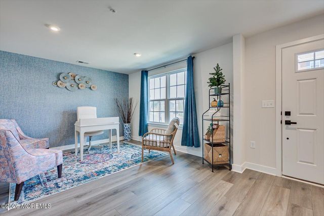 220 Anchor Way 3820, Aberdeen, NJ 07721