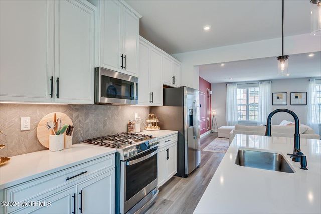 220 Anchor Way 3820, Aberdeen, NJ 07721