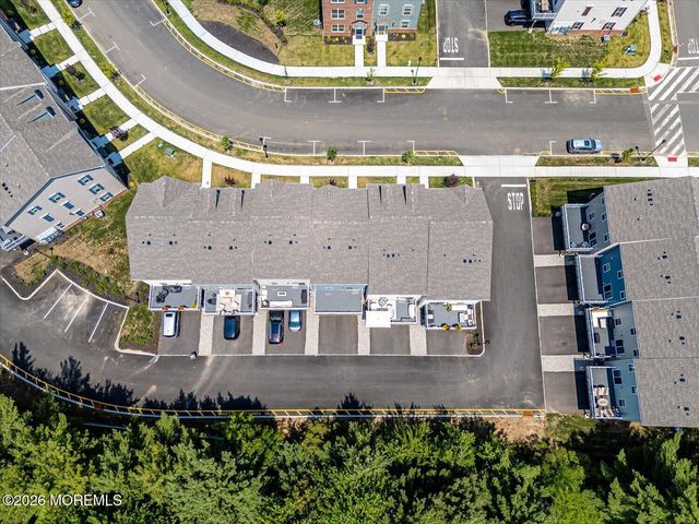 220 Anchor Way 3820, Aberdeen, NJ 07721