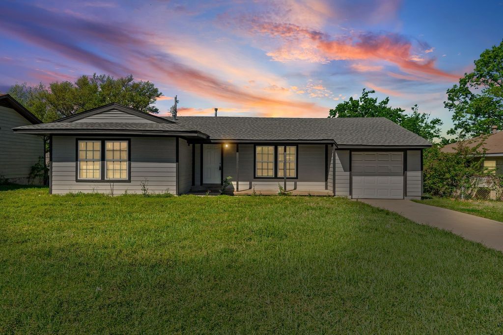 1704 Langford Street, Greenville, TX 75401