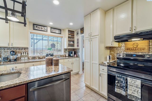 413 N Albro Road, Prosser, WA 99350