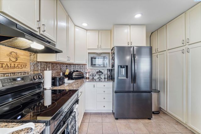 413 N Albro Road, Prosser, WA 99350