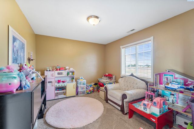 413 N Albro Road, Prosser, WA 99350