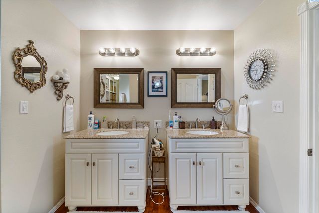 413 N Albro Road, Prosser, WA 99350