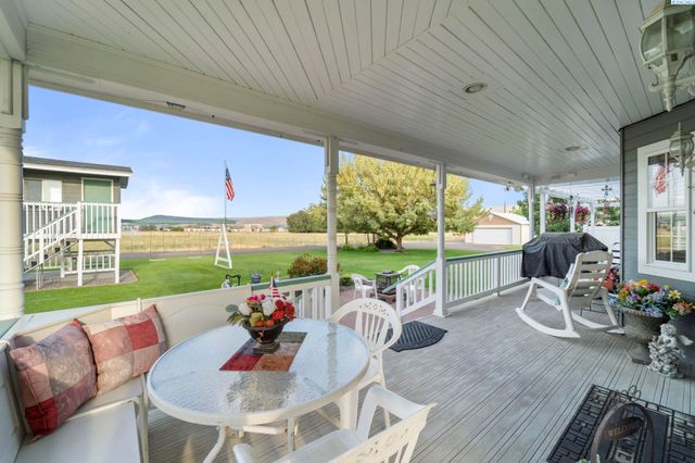 413 N Albro Road, Prosser, WA 99350