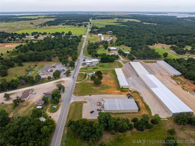 5317 Enos Road, Kingston, OK 73439