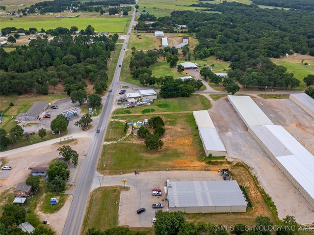 5317 Enos Road, Kingston, OK 73439