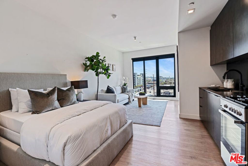 10700 Tabor Street 205, Los Angeles, CA 90034