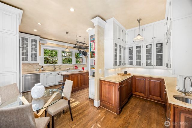 2218 E Prospect Street, Seattle, WA 98112