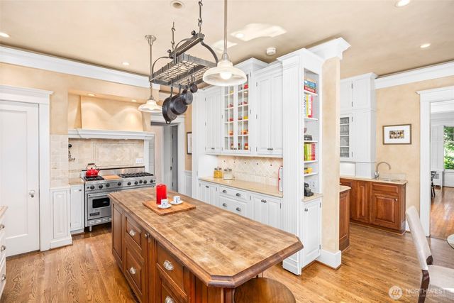 2218 E Prospect Street, Seattle, WA 98112