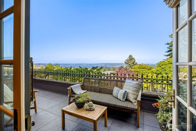 2218 E Prospect Street, Seattle, WA 98112