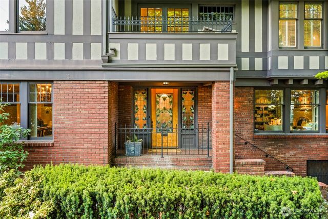2218 E Prospect Street, Seattle, WA 98112