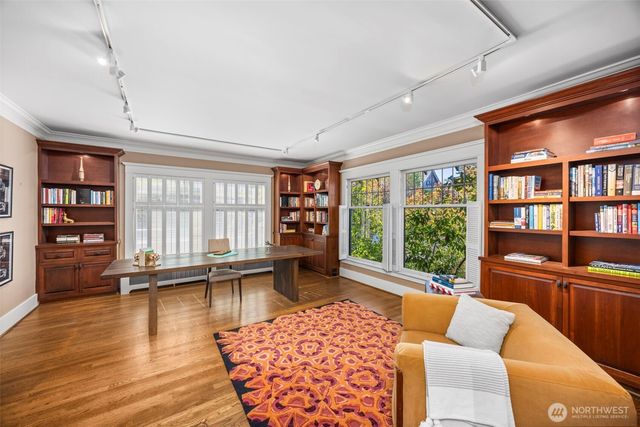 2218 E Prospect Street, Seattle, WA 98112