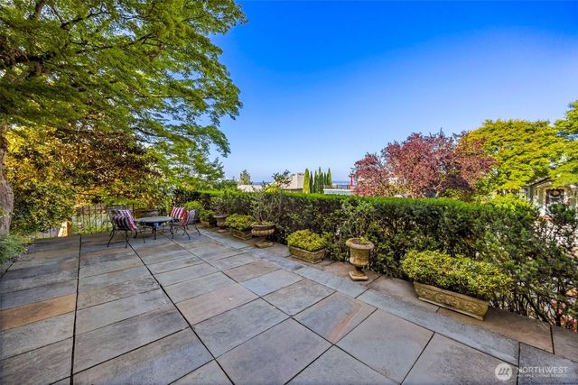 2218 E Prospect Street, Seattle, WA 98112