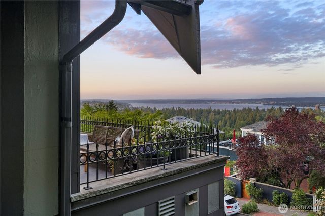 2218 E Prospect Street, Seattle, WA 98112