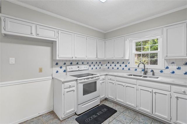 1440 Regency Oaks Drive W, Mobile, AL 36609