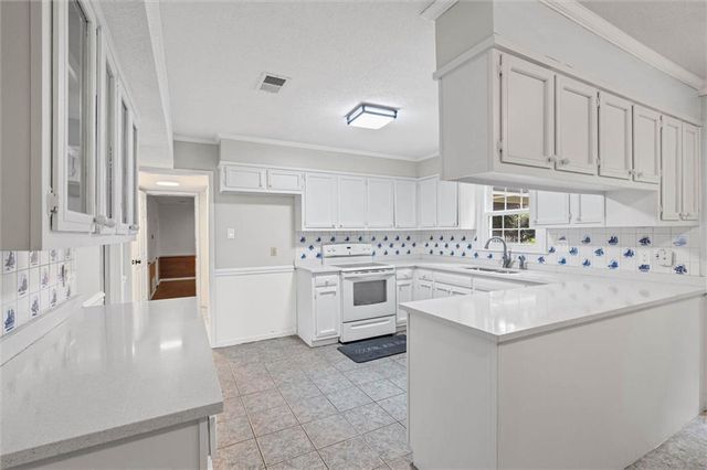 1440 Regency Oaks Drive W, Mobile, AL 36609
