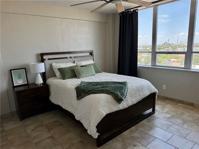 715 S Upper Broadway St 905, Corpus Christi, TX 78401