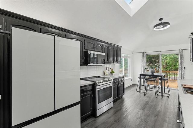 5031 W 120th Place, Overland Park, KS 66209