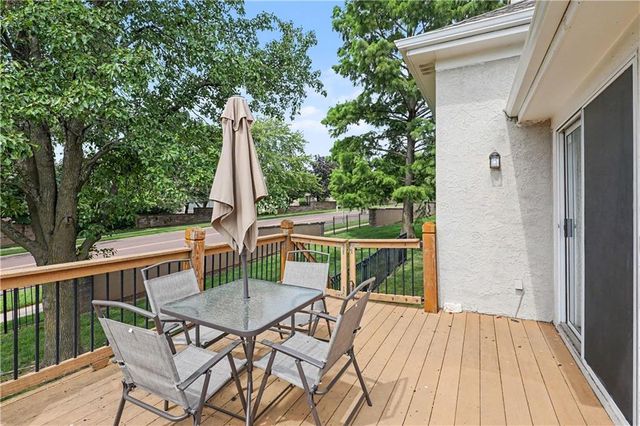 5031 W 120th Place, Overland Park, KS 66209