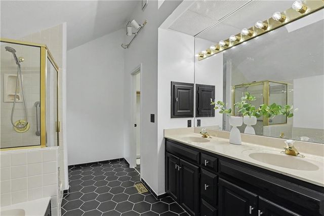 5031 W 120th Place, Overland Park, KS 66209