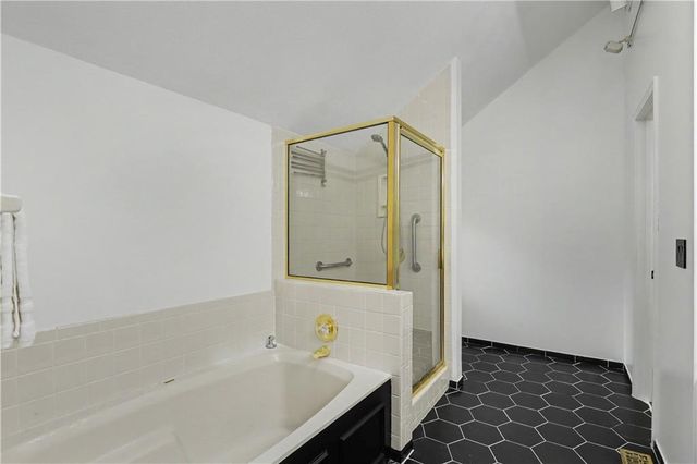 5031 W 120th Place, Overland Park, KS 66209