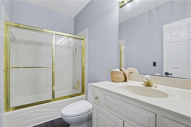 5031 W 120th Place, Overland Park, KS 66209