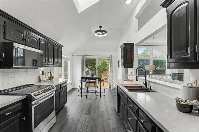 5031 W 120th Place, Overland Park, KS 66209