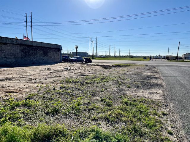 204 Highway 146 S, Texas City, TX 77590