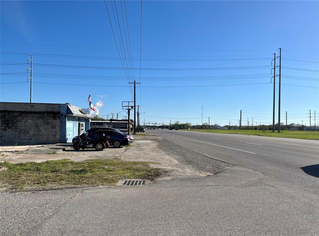 204 Highway 146 S, Texas City, TX 77590