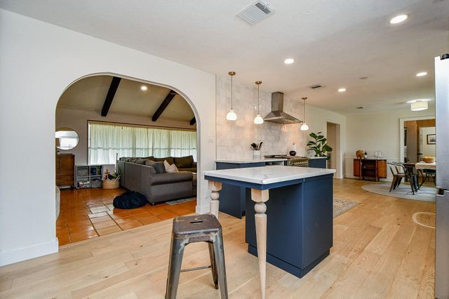 2735 Triway Lane, Houston, TX 77043