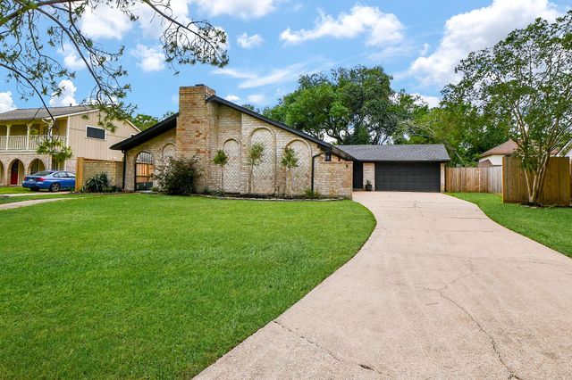 2735 Triway Lane, Houston, TX 77043