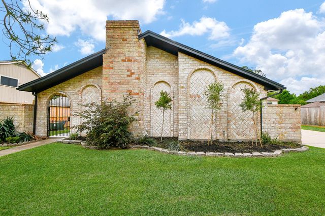 2735 Triway Lane, Houston, TX 77043