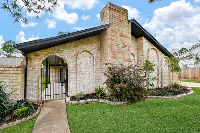 2735 Triway Lane, Houston, TX 77043