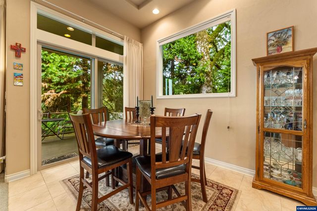 930 Sahalee Ct SE, Salem, OR 97306