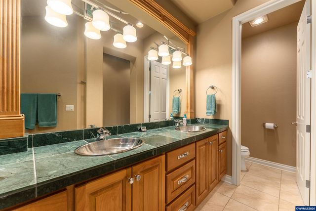 930 Sahalee Ct SE, Salem, OR 97306