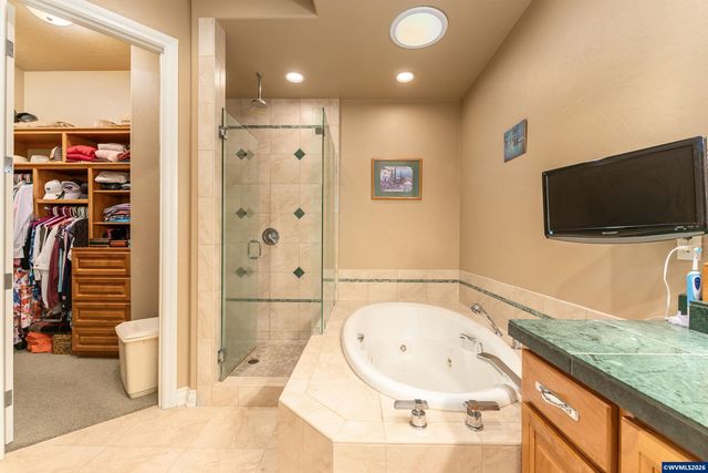 930 Sahalee Ct SE, Salem, OR 97306