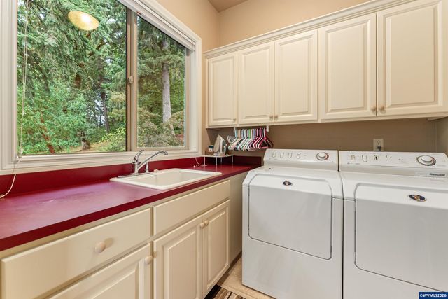 930 Sahalee Ct SE, Salem, OR 97306