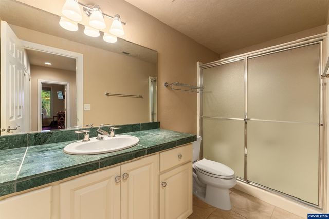 930 Sahalee Ct SE, Salem, OR 97306