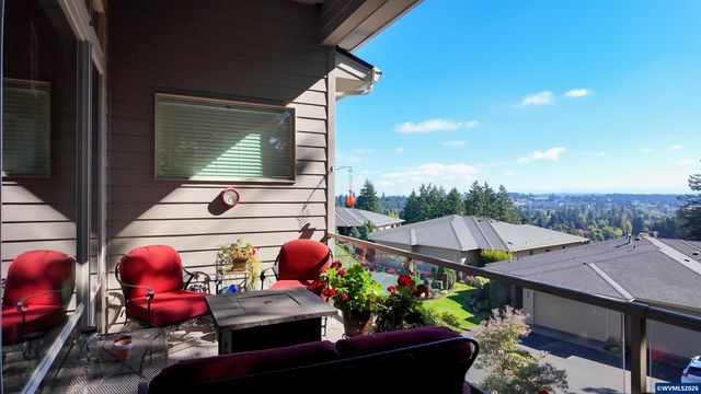 930 Sahalee Ct SE, Salem, OR 97306