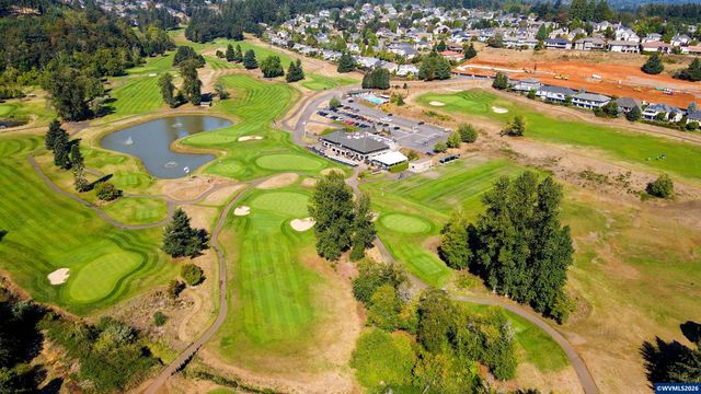 930 Sahalee Ct SE, Salem, OR 97306