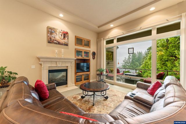 930 Sahalee Ct SE, Salem, OR 97306